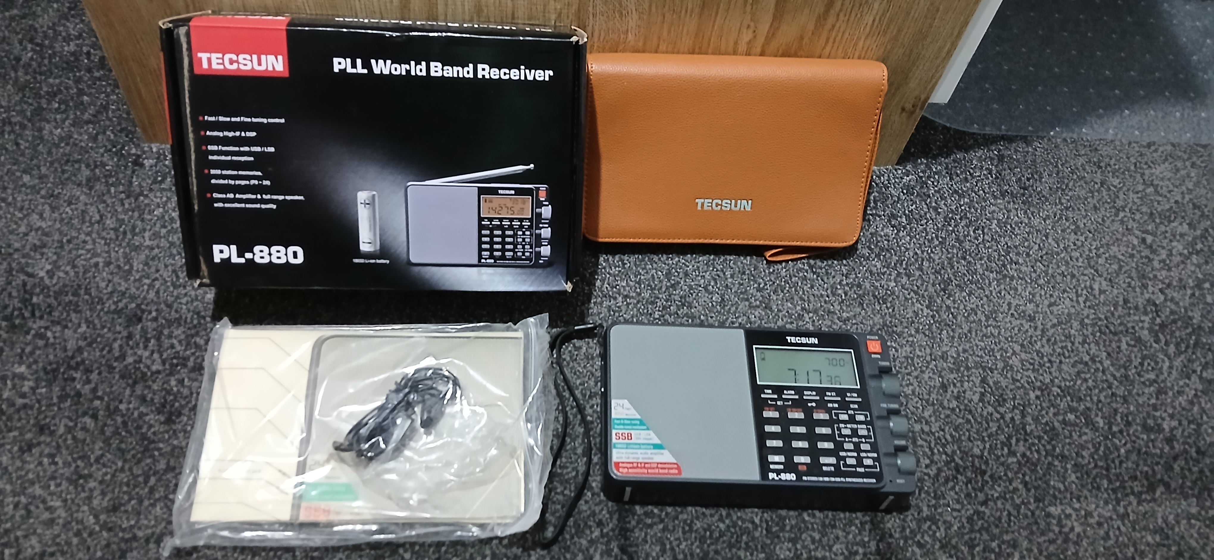 Tecsun PL-880 Receiver with DSP
